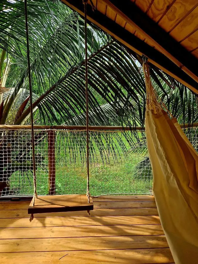 Luxury tent Pura Vida Lodge Cabane Perchee Sainte-Rose