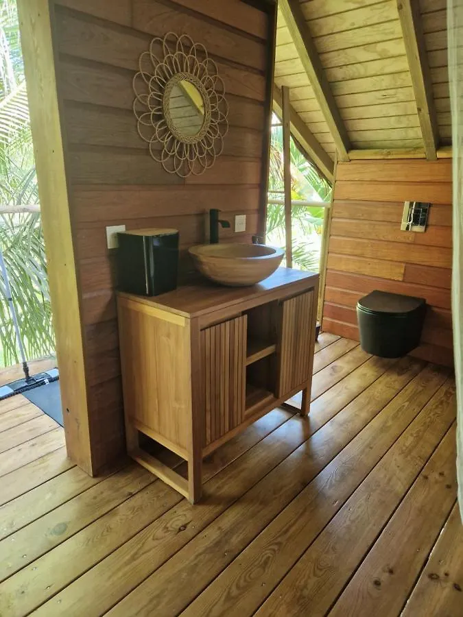 Luxury tent Pura Vida Lodge Cabane Perchee Sainte-Rose