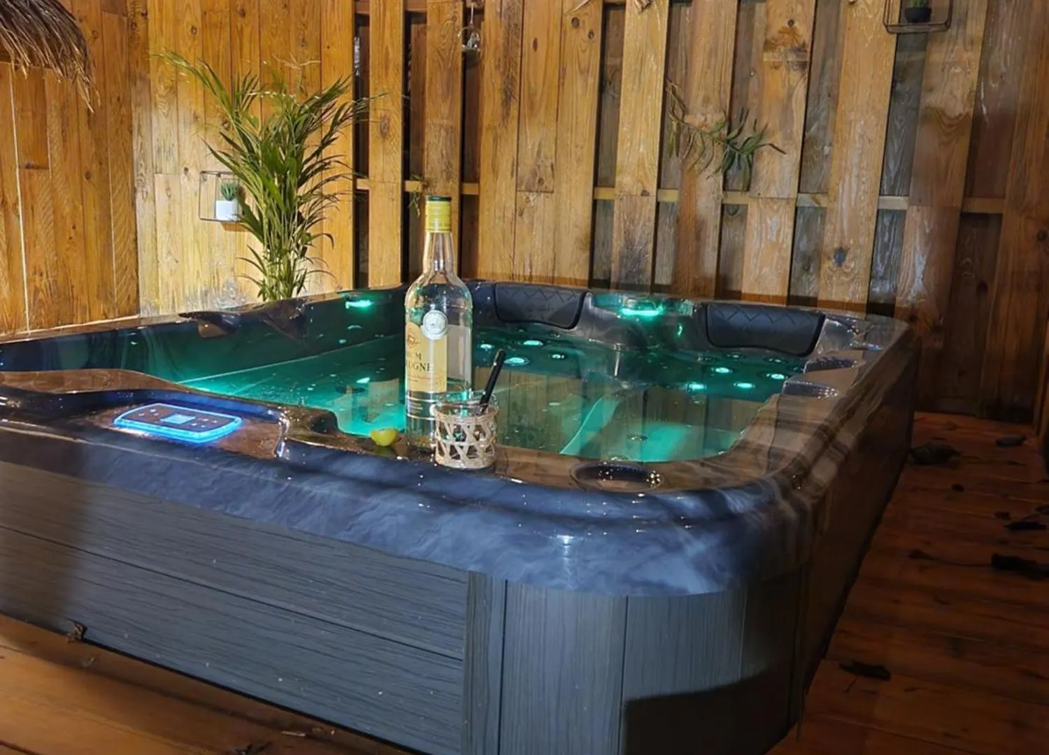 Luxury tent Pura Vida Lodge Cabane Perchee Sainte-Rose Guadeloupe