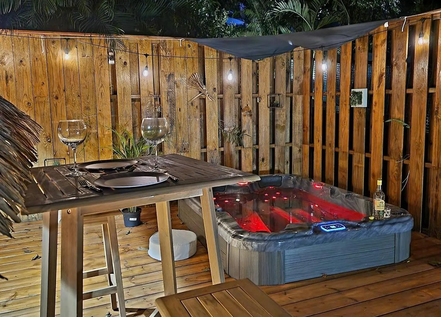 Pura Vida Lodge Cabane Perchee Sainte-Rose Luxury tent