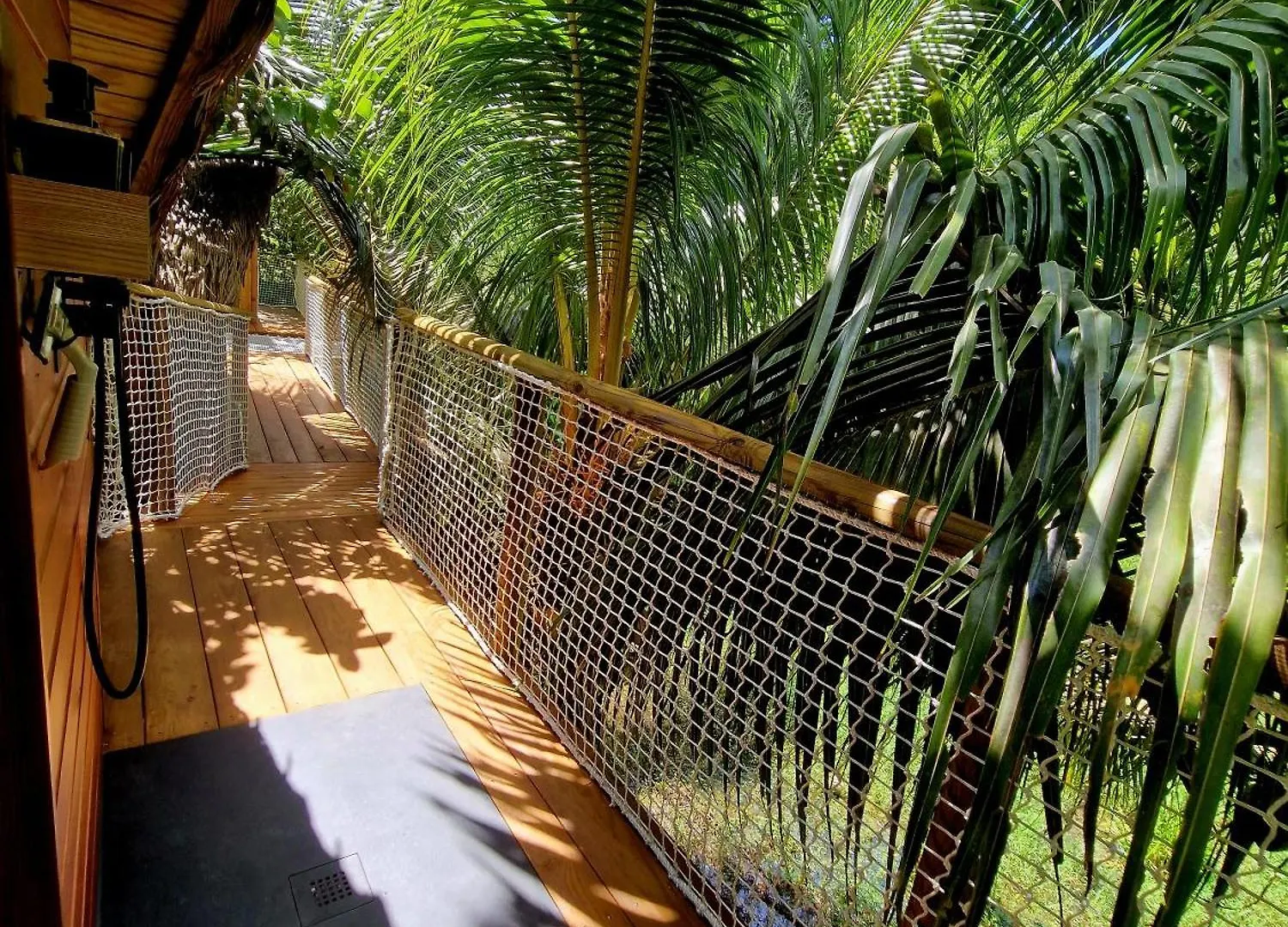 Pura Vida Lodge Cabane Perchee Sainte-Rose 0*,