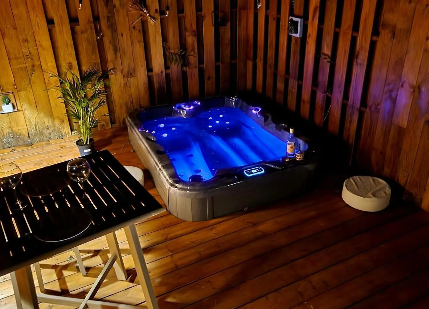 Luxury tent Pura Vida Lodge Cabane Perchee Sainte-Rose